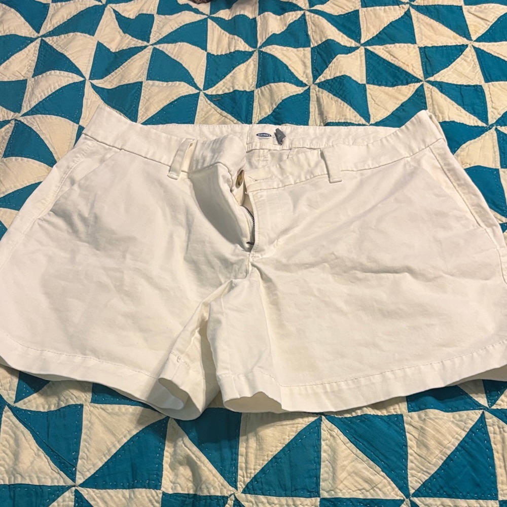 Old Navy Women's White Shorts Size 10